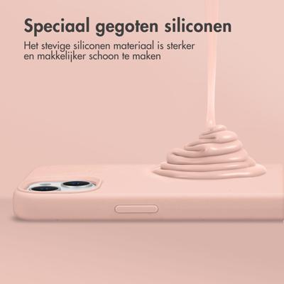 Accezz Liquid Silicone Backcover met MagSafe iPhone 16 Telefoonhoesje Roze