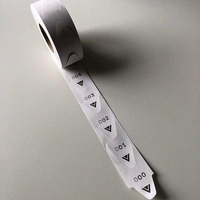 Volgnummerrol wit 2000 stuks per rol Volgnummerrol wit 2000 stuks per rol