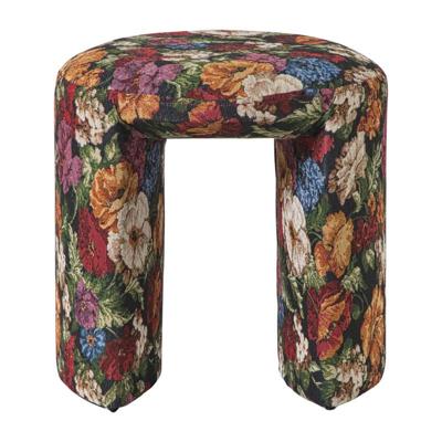 Poef bouquet - rood/paars/zwart - ø45x47 cm Poef bouquet - rood/paars/zwart - ø45x47 cm