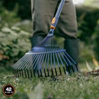 Fiskars OneClick Metalen Waaierhark voor bladeren - 1080675 - thumbnail