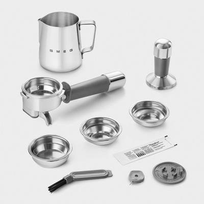 SMEG EGF03BLMEU Handmatige Espressomachine 50's Style - Mat Zwart SMEG EGF03BLMEU Handmatige Espressomachine 50's Style - Mat Zwart