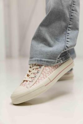 Guess Sneaker Carey Logo Met Detail Dames Roze - Maat 37 - Kleur: Roze | Soccerfanshop Guess Sneaker Carey Logo Met Detail Dames Roze - Maat 37 - Kleur: Roze | Soccerfanshop