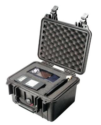 Peli 1300 Stootvaste Koffer Voor Elektronische En Optische Apparaten, Ip67 Waterdicht, Capaciteit: 6L, Gemaakt In De Vs, Met Aanpasbaar Plukschuim, Kleur: Zwart