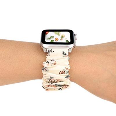 Elastisch scrunchie nylon bandje - Bloemenprint licht - Geschikt voor Apple Watch 38mm / 40mm / 41mm / 42mm Elastisch scrunchie nylon bandje - Bloemenprint licht - Geschikt voor Apple Watch 38mm / 40mm / 41mm / 42mm