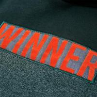 Kindertrui met capuchon winner-print 104 donkergroen - thumbnail