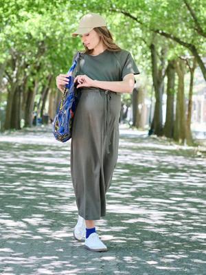 Lange jurk voor zwangerschap en borstvoeding kaki