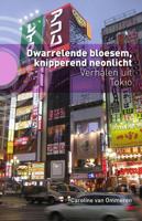 Dwarrelende bloesem, knipperend neonlicht - Caroline van Ommeren - ebook - thumbnail