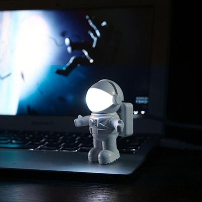 Cool nieuwe astronaut Spaceman USB LED verstelbare lamp Bureau nachtlampje voor computer PC