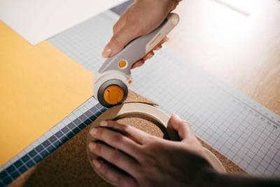 https://www.cchobby.nl/fiskars-rolmes-rechts-linkshandig-1-stuk-9793