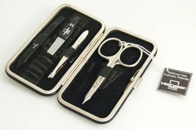 Malteser Manicure-etui 4-delig zwart lak- en fluweelleer 1 Set