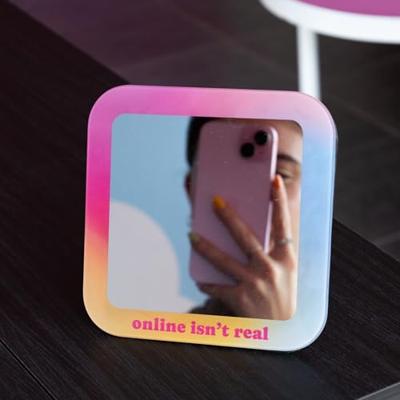 Online Isn't Real spiegel