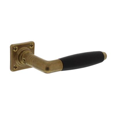 Intersteel Deurkruk Ton 400 op rozet - messing getrommeld/ebbenhout