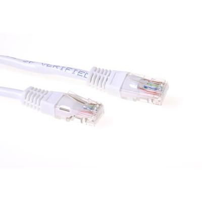 ACT Witte 7 meter U/UTP CAT6A patchkabels met RJ45 connectoren