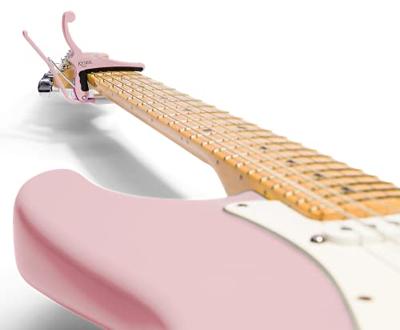 Kyser x Fender Quick-Change Electric Capo Shell Pink capo voor elektrische gitaar