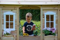 dobar Speelhuis met bloempotten - thumbnail