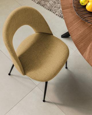 Kave Home Eetkamerstoel 'Mahalia' kleur Mosterdgeel Kave Home Eetkamerstoel 'Mahalia' kleur Mosterdgeel