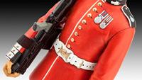 Revell 1/16 Queens Guard - thumbnail