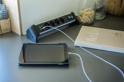 Brennenstuhl 1391040410 Stekkerdoos met schakelaar Zilver-zwart Randaarde stekker 1 stuk(s)