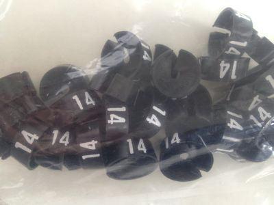 MB zwart/wit 14 voor op kledinghanger