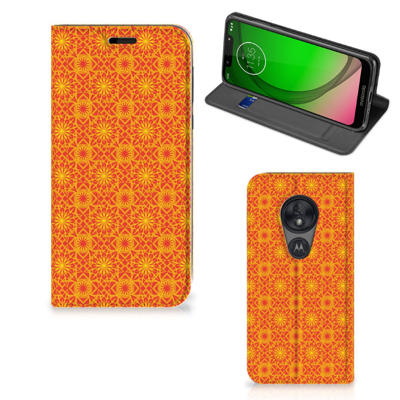 Motorola Moto G7 Play | Hoesje met Magneet | Batik Oranje