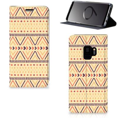 Samsung Galaxy S9 | Hoesje met Magneet | Aztec Yellow Samsung Galaxy S9 | Hoesje met Magneet | Aztec Yellow