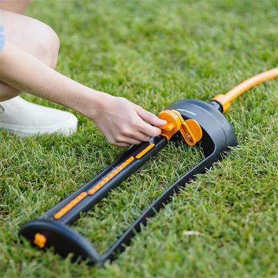 Fiskars waterbesparende zwenksproeier | l | metaal - 1023661 Fiskars waterbesparende zwenksproeier | l | metaal - 1023661
