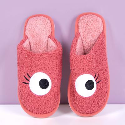 Roze sloffen met ogen