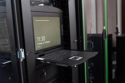 Digitus DS-72211-2US KVM-console 8 poorten VGA 1366 x 768 Pixel