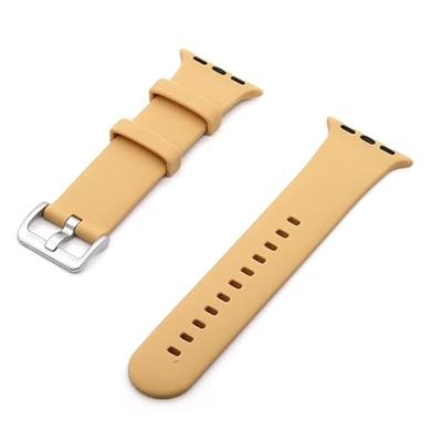 Rubberen sportbandje met gesp - Beige - Geschikt voor Apple Watch 38mm / 40mm / 41mm / 42mm Rubberen sportbandje met gesp - Beige - Geschikt voor Apple Watch 38mm / 40mm / 41mm / 42mm