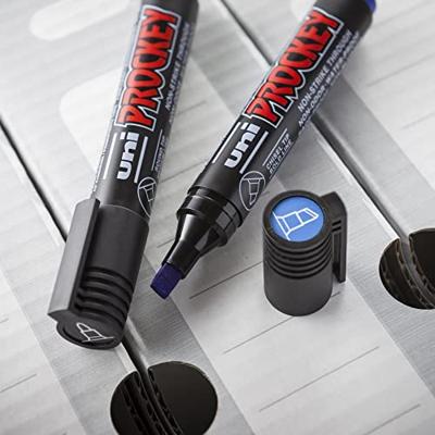 Uni-ball permanent marker Prockey PM-126, schuine punt, large, etui van 4 stuks Uni-ball permanent marker Prockey PM-126, schuine punt, large, etui van 4 stuks