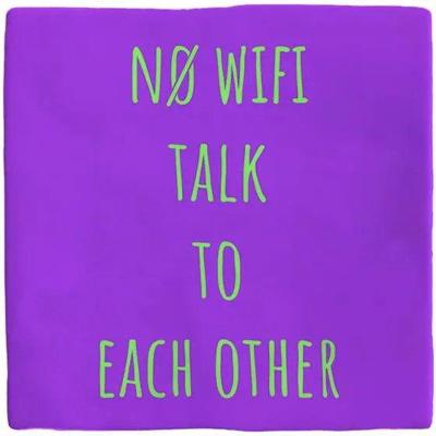 Plenty Gifts tegeltje keramiek no wifi 10x10cm paars Plenty Gifts tegeltje keramiek no wifi 10x10cm paars