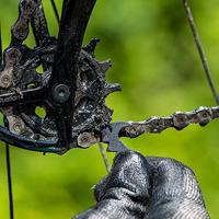 Muc-Off claw brush - thumbnail