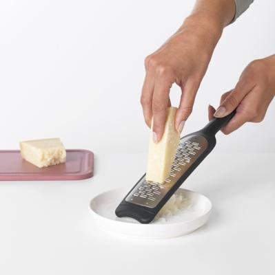 Brabantia Tasty+ raspschaaf met beschermhoes Brabantia Tasty+ raspschaaf met beschermhoes