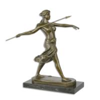 EEN BRONZEN BEELD VAN EEN AMAZONEKRIJGER - thumbnail