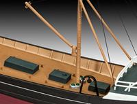 Revell northsea fishing trawler - thumbnail