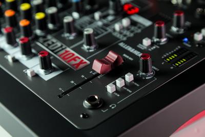 Allen & Heath ZEDi-10FX analoge mixer met 4x4 USB & effecten