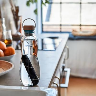 Black+Blum Eau Good Glass - 0.65Ltr - Ocean
Zwart+Blum Eau Good Glas - 0.65Ltr - Oceaan Black+Blum Eau Good Glass - 0.65Ltr - Ocean
Zwart+Blum Eau Good Glas - 0.65Ltr - Oceaan