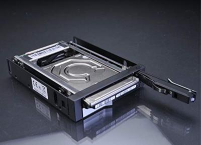 Akasa AK-IEN-03 drive bay panel