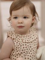 Bedrukt babyhemdje met ruches aan de kraag vanille - thumbnail