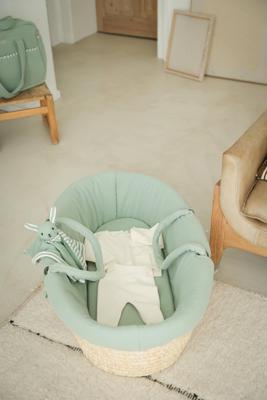 Babywieg van ENVIE DE FRAISE van natuurlijke gevlochten vezels saliegroen