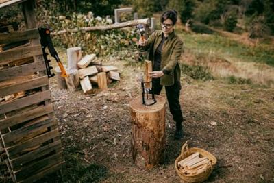 Fiskars X-serie Aanmaakhoutmaker voor Buiten | Maat S - 1079157 Fiskars X-serie Aanmaakhoutmaker voor Buiten | Maat S - 1079157