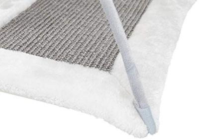 TRIXIE KRABMAT MET SPEELTJES AAN KOORD GRIJS 60X33X42 CM TRIXIE KRABMAT MET SPEELTJES AAN KOORD GRIJS 60X33X42 CM