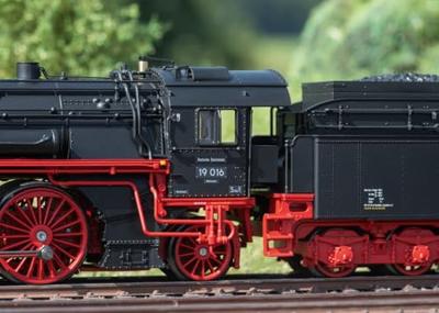 TRIX H0 T25019 H0 STOOMLOCOMOTIEF 19016 DR/DDR