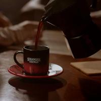 Italiaanse koffiemaker - BIALETTI - Moka express - Stranger Things Collectie - 3 kopjes - 130 ml - Zwart / Rood - thumbnail