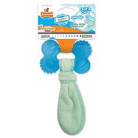 Nylabone puppy freezer bone with wash cloth pindakaassmaak - thumbnail
