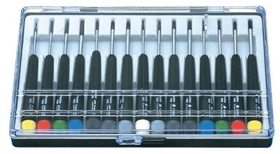 Uitgebreid assortiment van 15 schroevendraaiers.