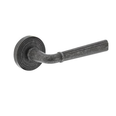 Intersteel Deurkruk Bellevue op rozet - oud grijs Intersteel Deurkruk Bellevue op rozet - oud grijs