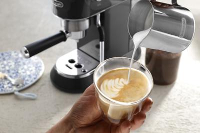 De'Longhi EC885.GY Dedica Arte Espresso apparaat Grijs