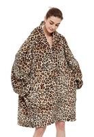 Draagbare deken met capuchon & mouwen - leopard - thumbnail