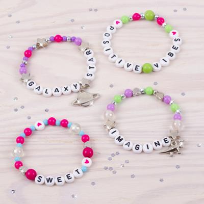 Make It Real blokletter alfabet armbanden maken set - thumbnail